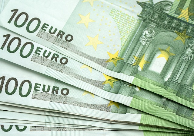 Que vous rapporteront vos épargnes si vous versez 100 euros tous les mois