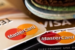 Quand recevrez-vous votre nouvelle carte bancaire facilitant vos achats en ligne?